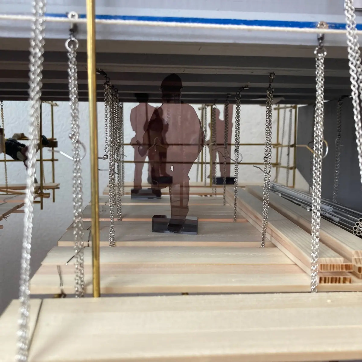 1/16展示モデルの吊り足場拡大